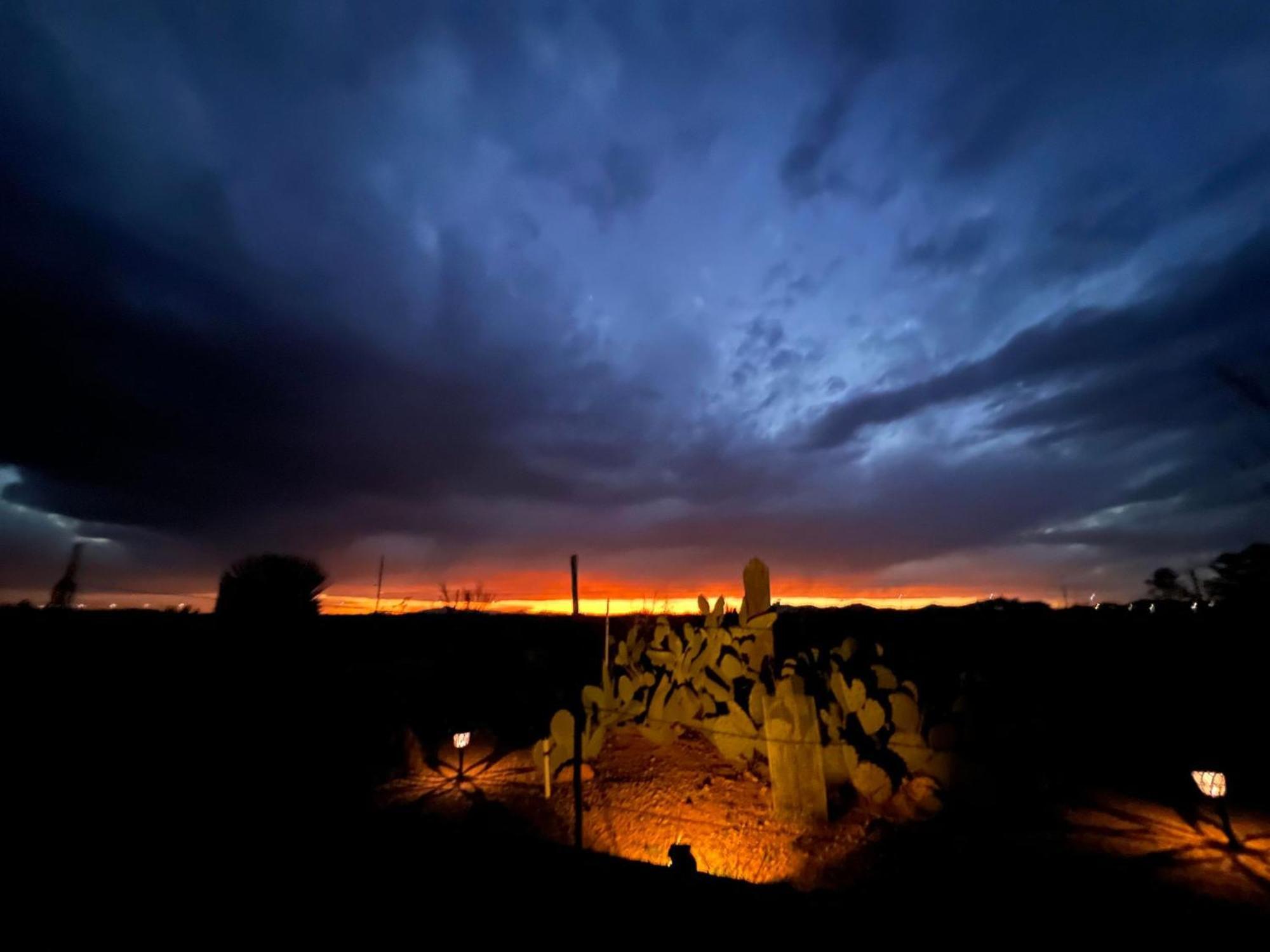 Hole In The Wall Getaway - Usa Mexico Border Bed And Breakfast Columbus Extérieur photo