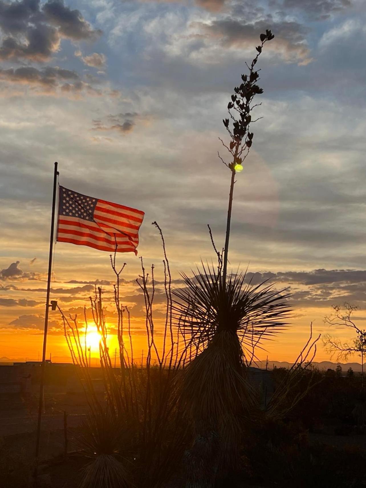 Hole In The Wall Getaway - Usa Mexico Border Bed And Breakfast Columbus Extérieur photo