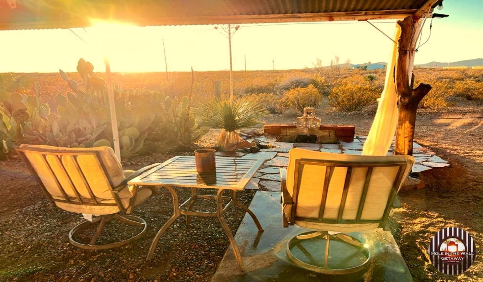 Hole In The Wall Getaway - Usa Mexico Border Bed And Breakfast Columbus Extérieur photo