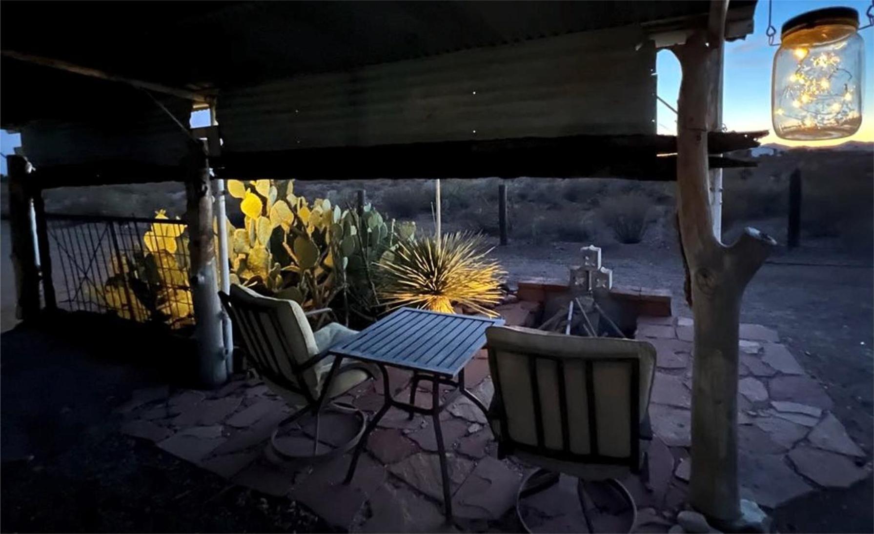 Hole In The Wall Getaway - Usa Mexico Border Bed And Breakfast Columbus Extérieur photo